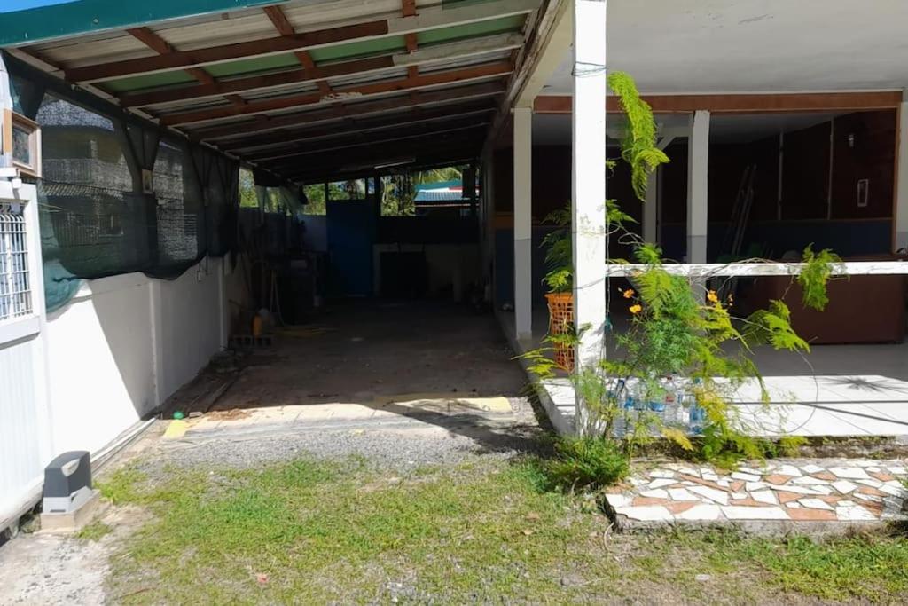 La Petite Maison, Spacieuse, Avec Jardin / Parking Sainte-Rose Luaran gambar